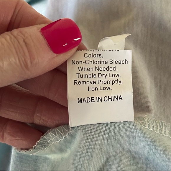 SHEIN Women’s Plus Size Tie-Dye Hooded Shirt - Picture 5 of 5